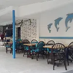 Delphin 3* Side