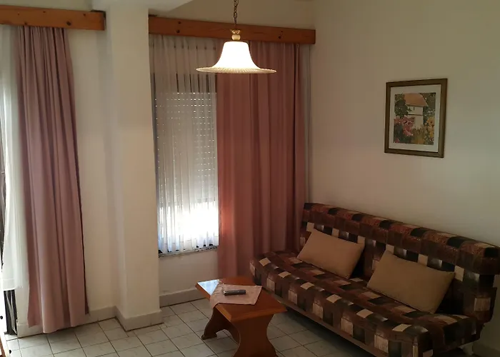 Delphin Апарт-готель 3*