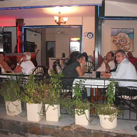 Delphin מלון דירות