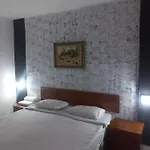Delphin Lägenhetshotell